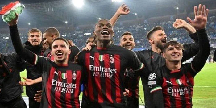 AC Milan Singkirkan Fenerbahce Dan Mempermalukan Jose Mourinho!