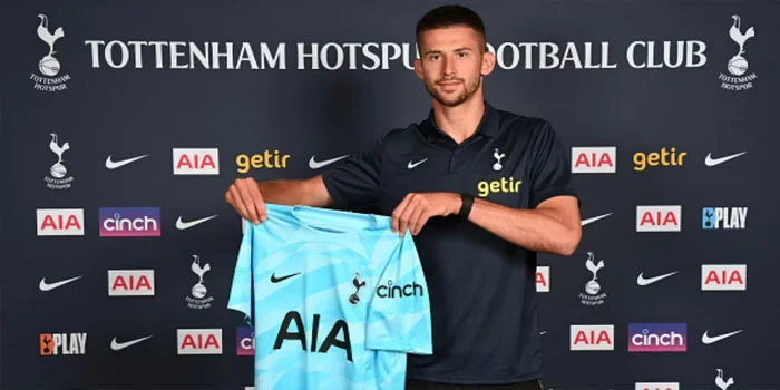 Guglielmo Vicario Kiper Tottenham Hotspur di Premier League