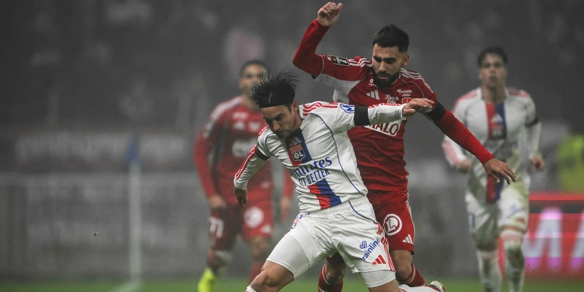 Lyon-Berhasil-Mengatasi-Kesulitan-di-Menit-Menit-Akhir-untuk-Mengalahkan-Brest