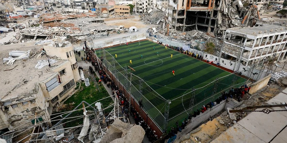 Konteks-Politik-dan-Pertemuan-Dewan-Perdamaian